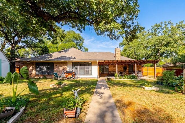 22 Greenbriar Street, Mineral Wells, TX 76067
