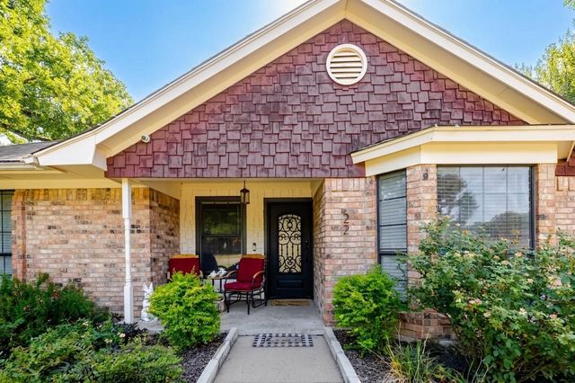 22 Greenbriar Street, Mineral Wells, TX 76067