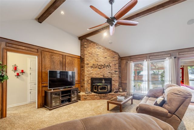 22 Greenbriar Street, Mineral Wells, TX 76067