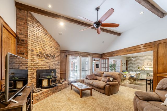22 Greenbriar Street, Mineral Wells, TX 76067