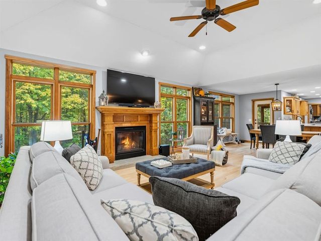 N2460 Oakdale Drive, Fall Creek, WI 54742