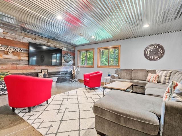 N2460 Oakdale Drive, Fall Creek, WI 54742