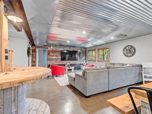 N2460 Oakdale Drive, Fall Creek, WI 54742