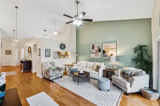 2732 Quaking Leaf Lane, Boynton Beach, FL 33436