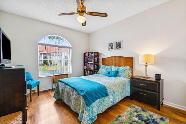 2732 Quaking Leaf Lane, Boynton Beach, FL 33436