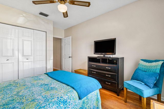 2732 Quaking Leaf Lane, Boynton Beach, FL 33436