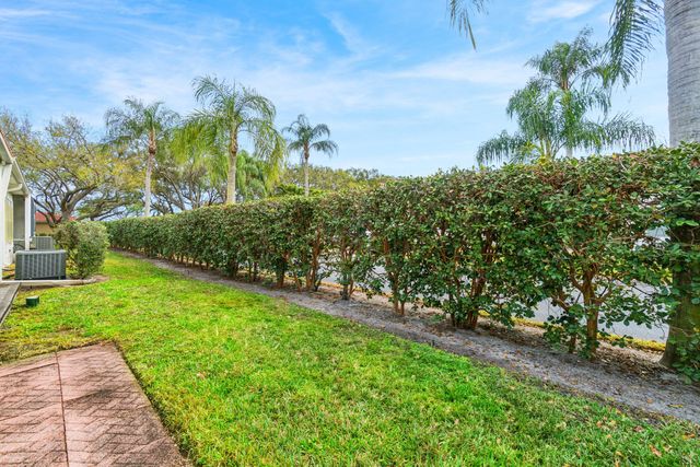 2732 Quaking Leaf Lane, Boynton Beach, FL 33436