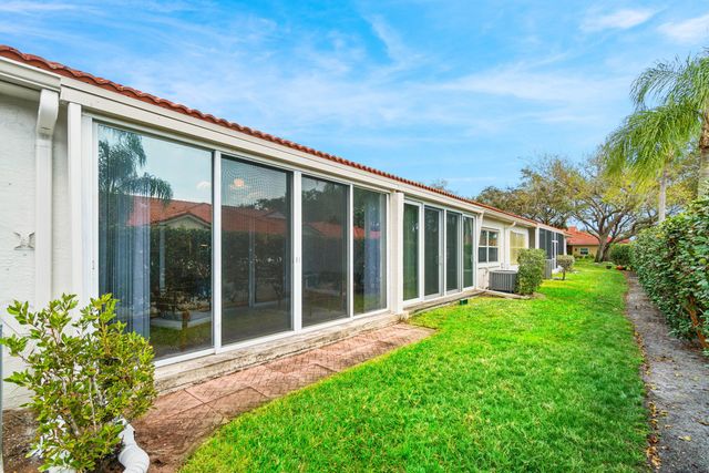 2732 Quaking Leaf Lane, Boynton Beach, FL 33436