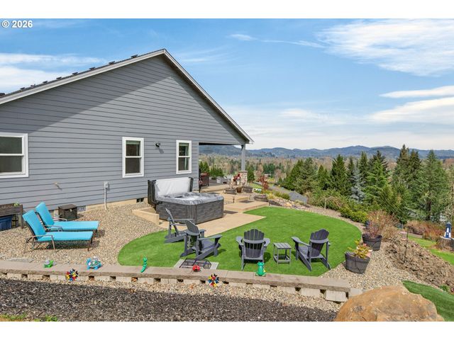 445 MADERA Ln, Roseburg, OR 97471