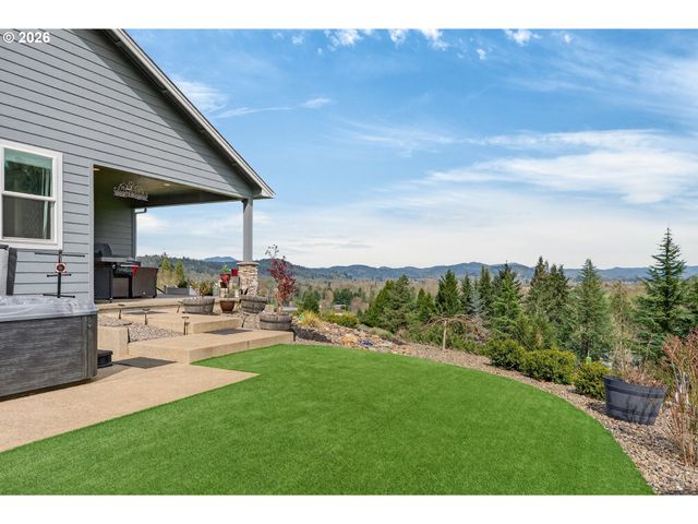 445 MADERA Ln, Roseburg, OR 97471