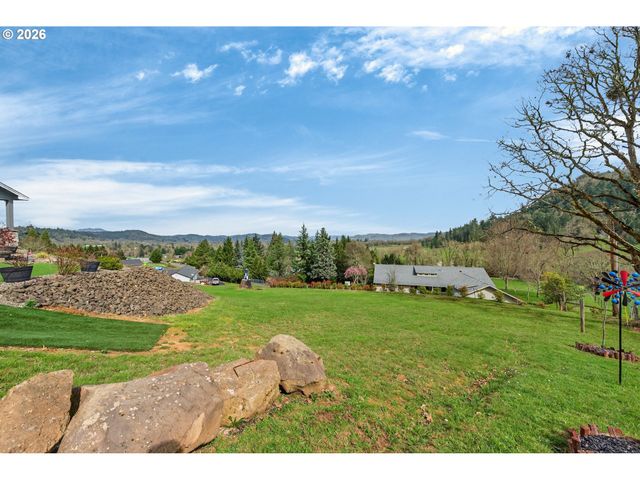 445 MADERA Ln, Roseburg, OR 97471