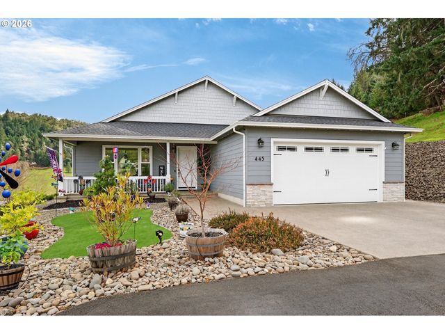 445 MADERA Ln, Roseburg, OR 97471