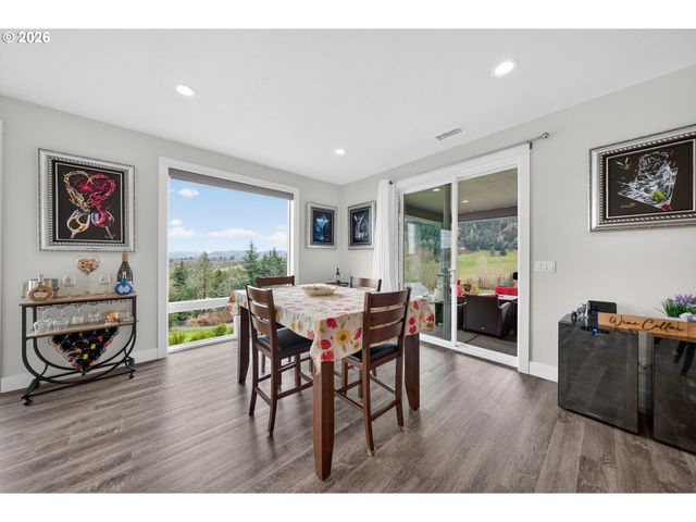 445 MADERA Ln, Roseburg, OR 97471