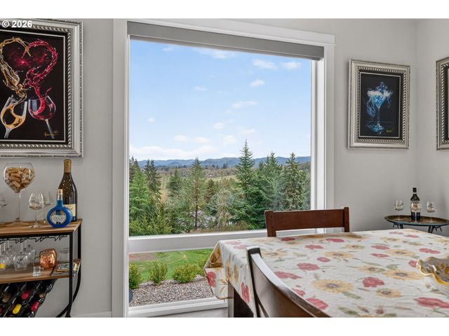 445 MADERA Ln, Roseburg, OR 97471