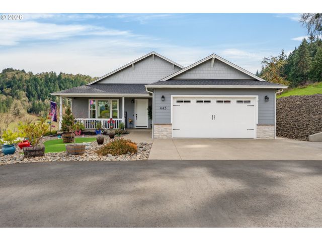 445 MADERA Ln, Roseburg, OR 97471