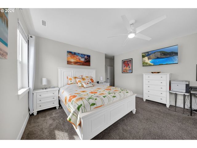 445 MADERA Ln, Roseburg, OR 97471