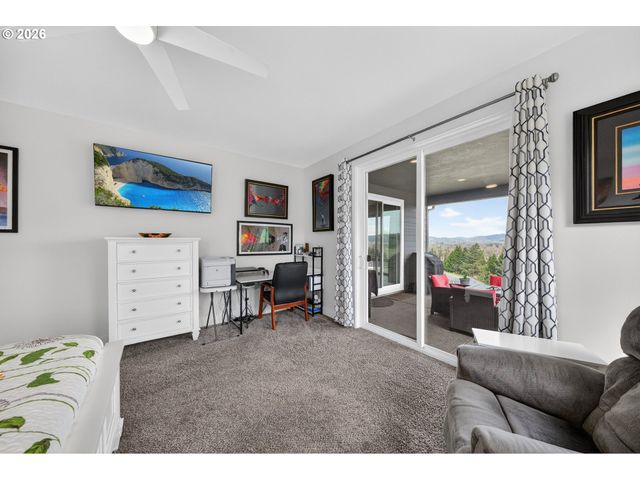 445 MADERA Ln, Roseburg, OR 97471