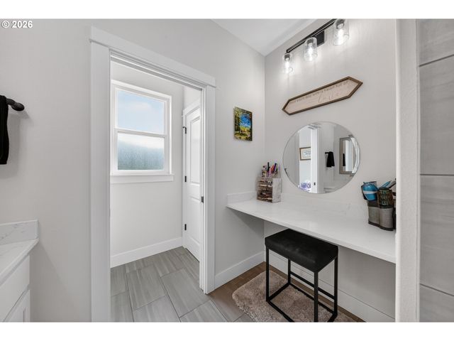 445 MADERA Ln, Roseburg, OR 97471