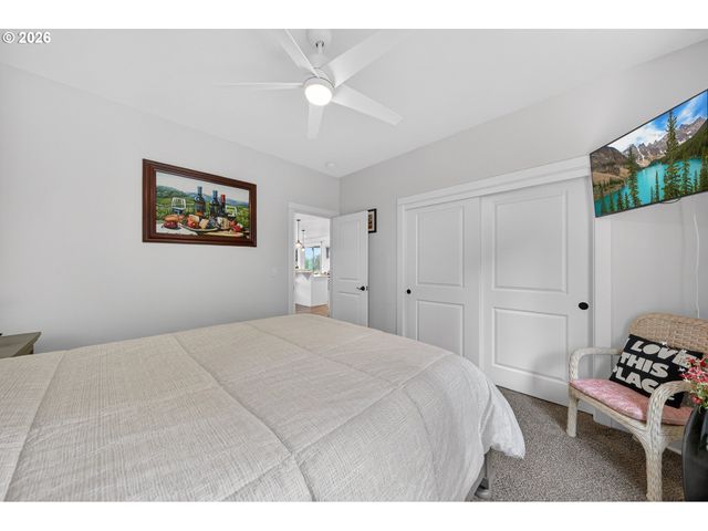 445 MADERA Ln, Roseburg, OR 97471