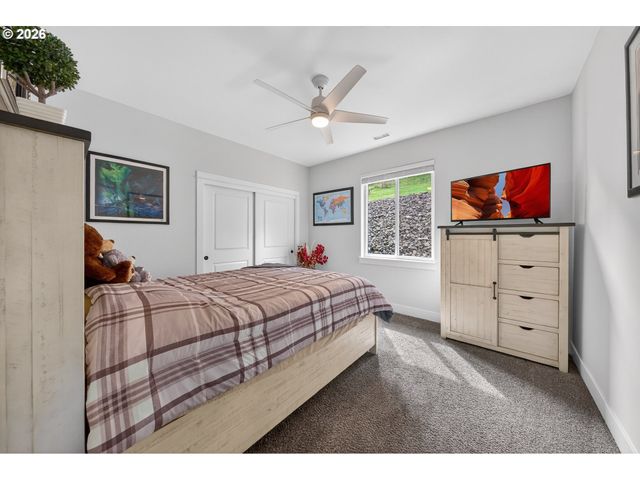 445 MADERA Ln, Roseburg, OR 97471