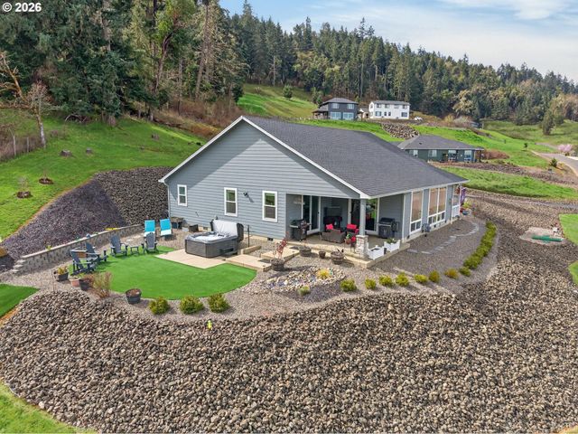 445 MADERA Ln, Roseburg, OR 97471