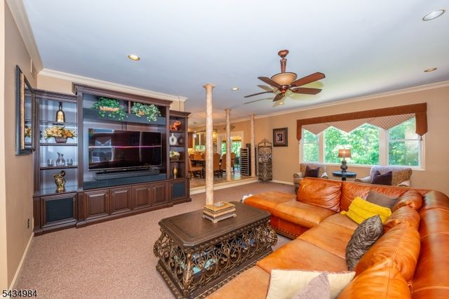11 Stoneridge Ct, Rockaway Twp., NJ 07866