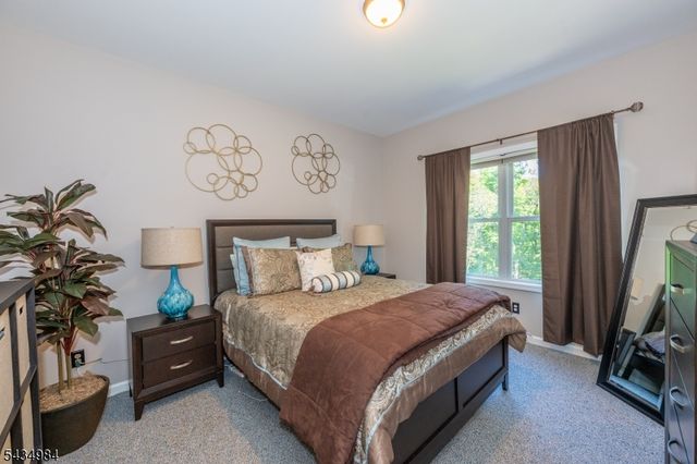 11 Stoneridge Ct, Rockaway Twp., NJ 07866