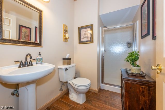 11 Stoneridge Ct, Rockaway Twp., NJ 07866