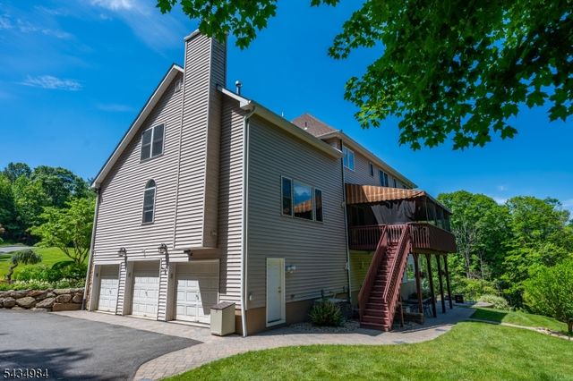 11 Stoneridge Ct, Rockaway Twp., NJ 07866