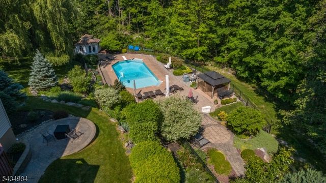 11 Stoneridge Ct, Rockaway Twp., NJ 07866