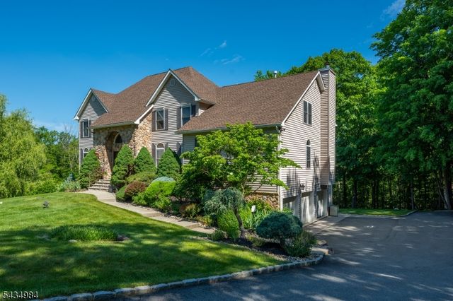 11 Stoneridge Ct, Rockaway Twp., NJ 07866