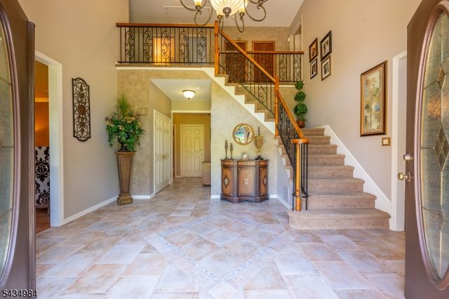 11 Stoneridge Ct, Rockaway Twp., NJ 07866