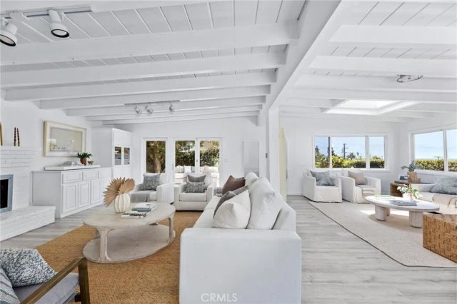 1136 8th Street, Hermosa Beach, CA 90254