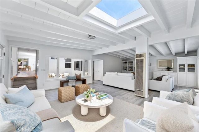 1136 8th Street, Hermosa Beach, CA 90254
