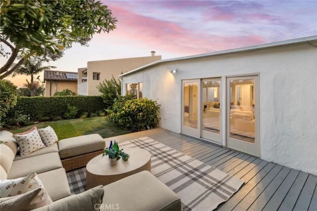 1136 8th Street, Hermosa Beach, CA 90254