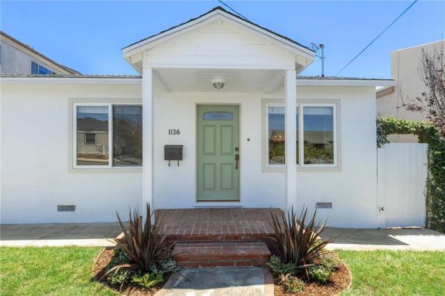 1136 8th Street, Hermosa Beach, CA 90254