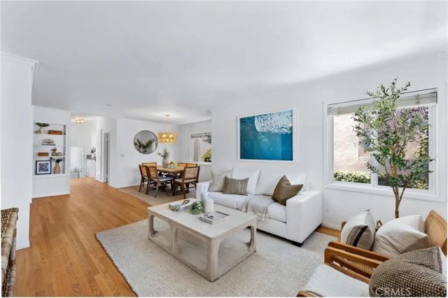 1136 8th Street, Hermosa Beach, CA 90254