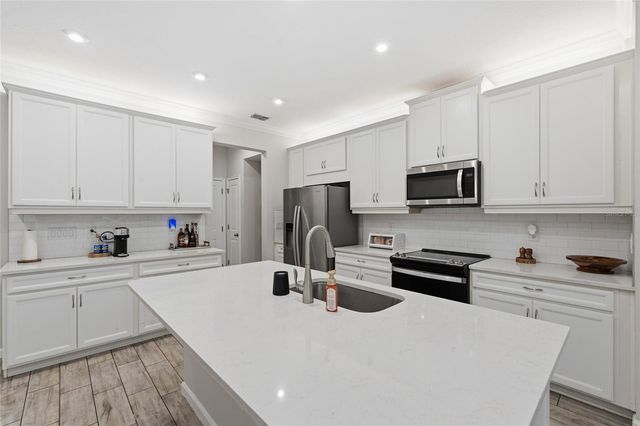 8342 WILDFLOWER GLEN AVENUE, Odessa, FL 33556