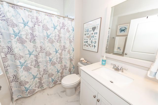 6058 Wilkes Pond Drive, Hollywood, SC 29449