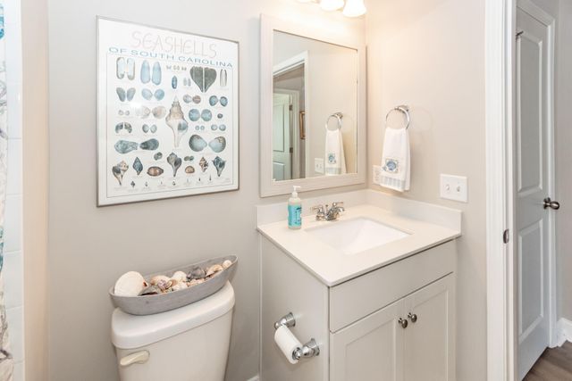 6058 Wilkes Pond Drive, Hollywood, SC 29449