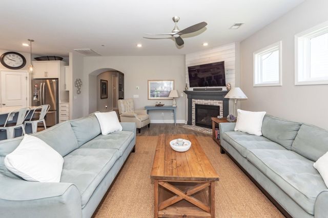6058 Wilkes Pond Drive, Hollywood, SC 29449