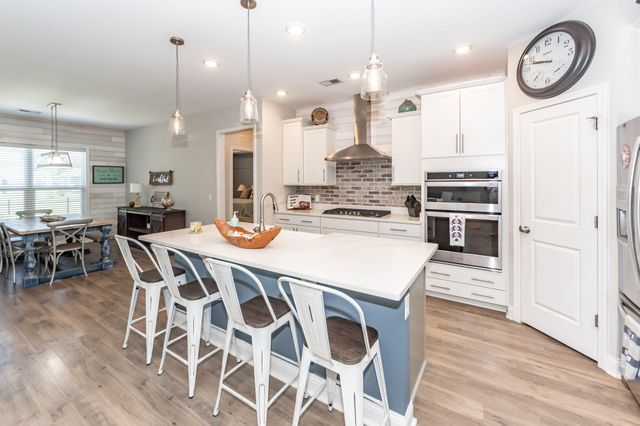 6058 Wilkes Pond Drive, Hollywood, SC 29449