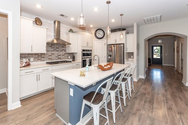 6058 Wilkes Pond Drive, Hollywood, SC 29449