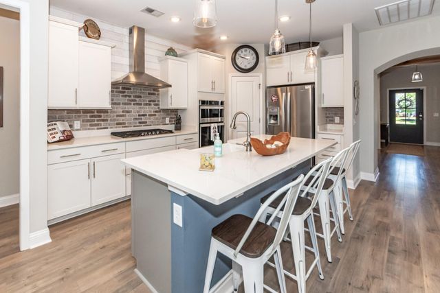 6058 Wilkes Pond Drive, Hollywood, SC 29449