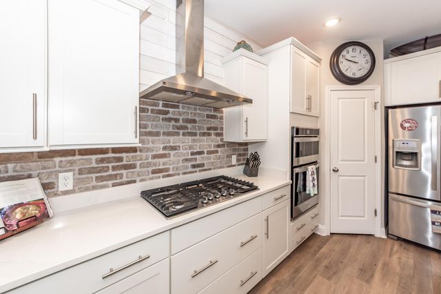 6058 Wilkes Pond Drive, Hollywood, SC 29449