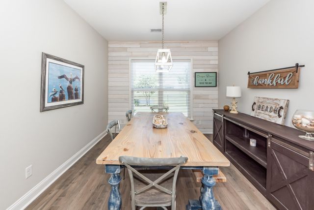 6058 Wilkes Pond Drive, Hollywood, SC 29449