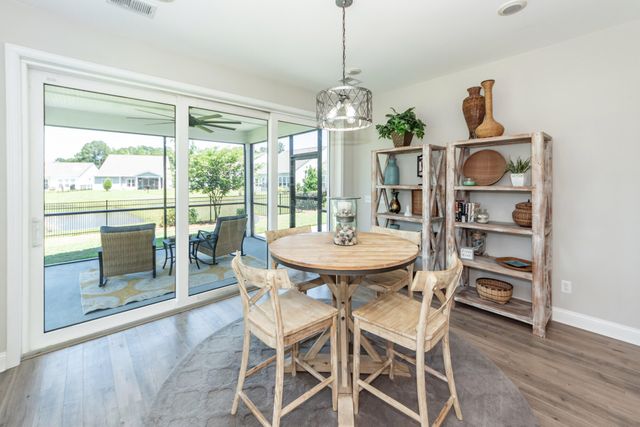 6058 Wilkes Pond Drive, Hollywood, SC 29449