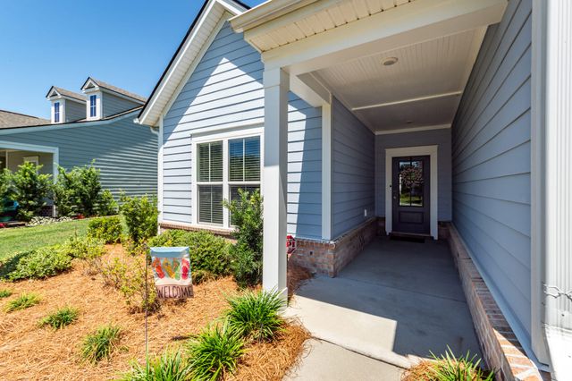 6058 Wilkes Pond Drive, Hollywood, SC 29449