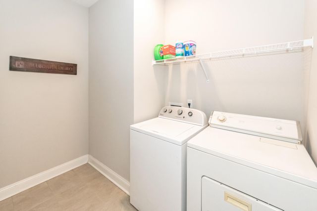 6058 Wilkes Pond Drive, Hollywood, SC 29449