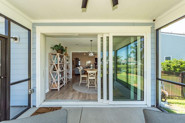 6058 Wilkes Pond Drive, Hollywood, SC 29449
